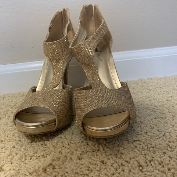 Women’s heels! - Picture 2 of 4